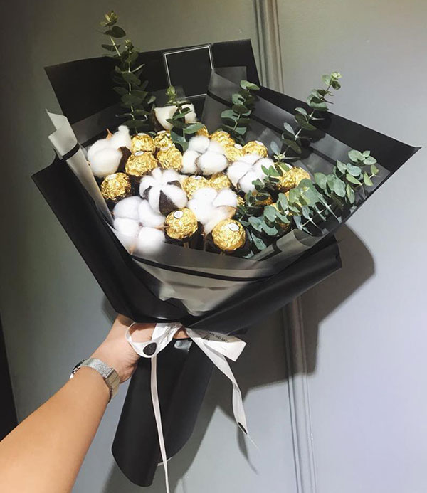 Socola và hoa - quà tặng ngọt ngào cho bạn gái