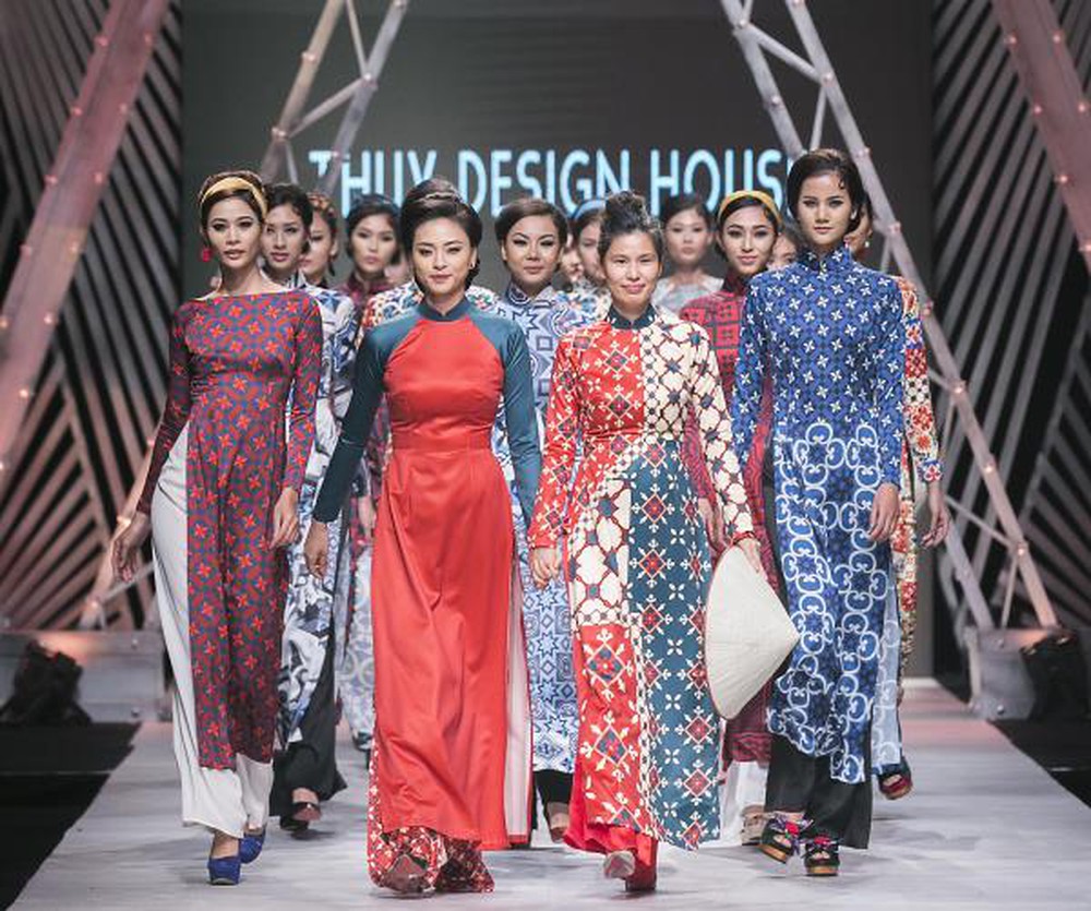 Bộ sưu tập áo dài phong cách thập niên 60 của nhà thiết kế Thủy Nguyễn