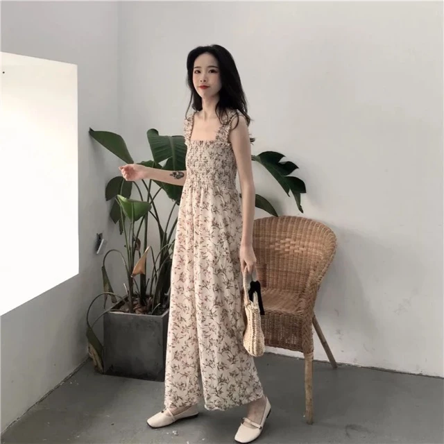 Đơn giản với kiểu đồ bay voan ống suông