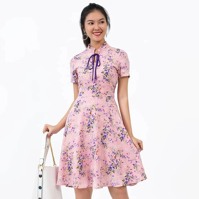 Váy voan hoa có cổ thanh lịch