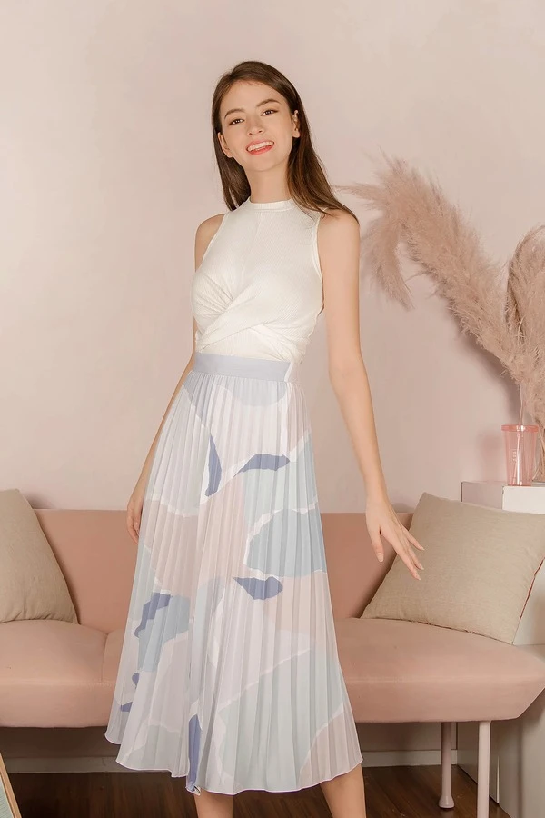 Thanh lịch nơi van phòng cùng 5+ kiểu chân váy công sở dài qua gối