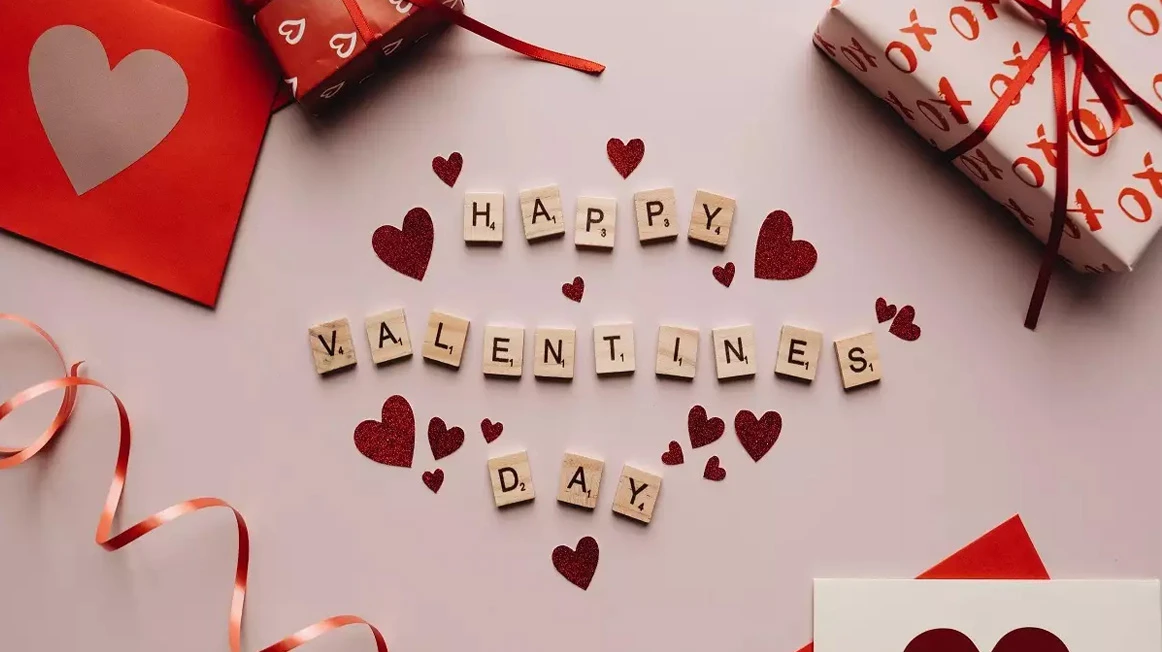 Ngày lễ tình nhân Valentine 14/2 là ngày gì? Nên tặng quà gì cho người ấy?