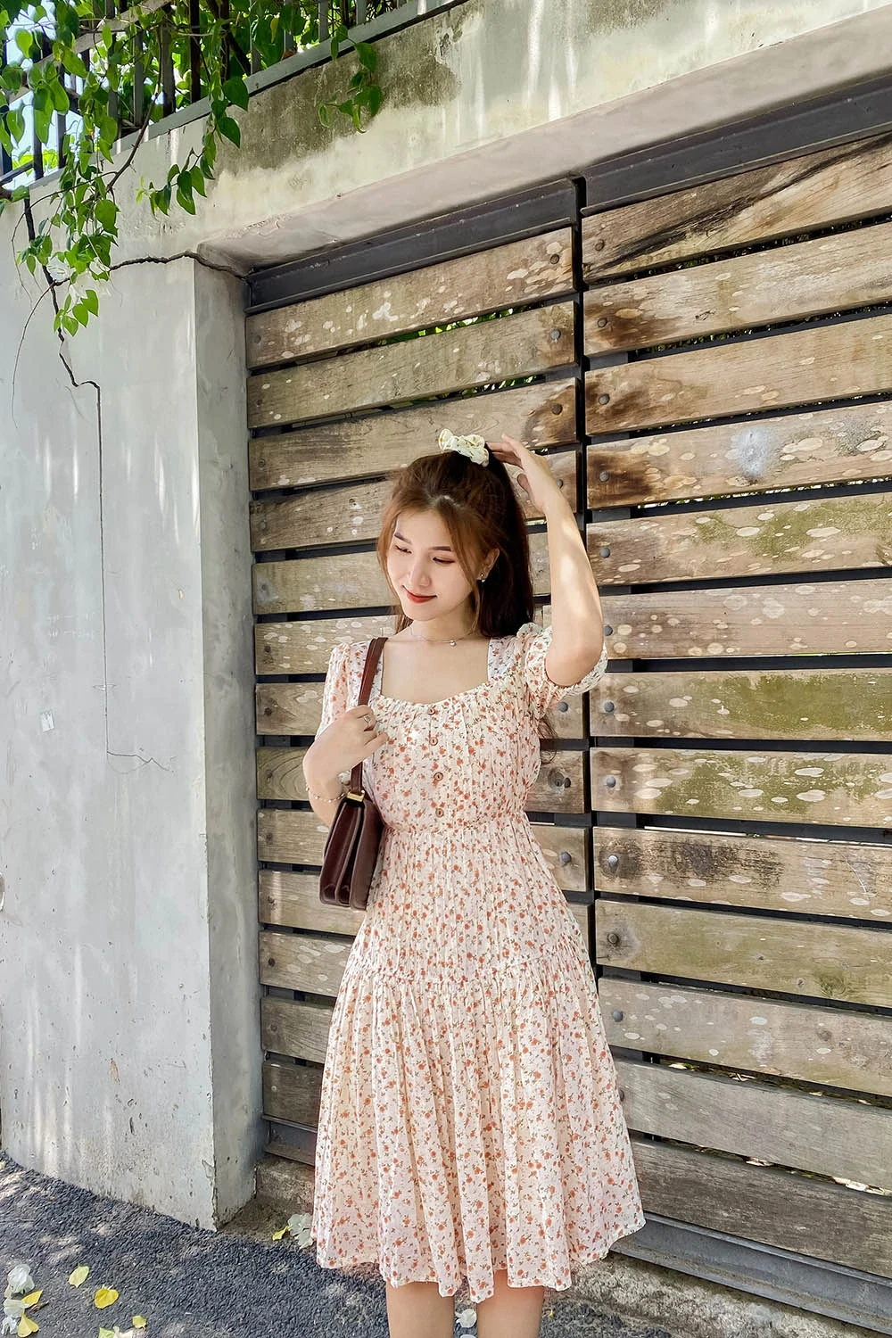 Váy hoa phủ sóng phong cách mùa hè 2023  Báo An Giang Online