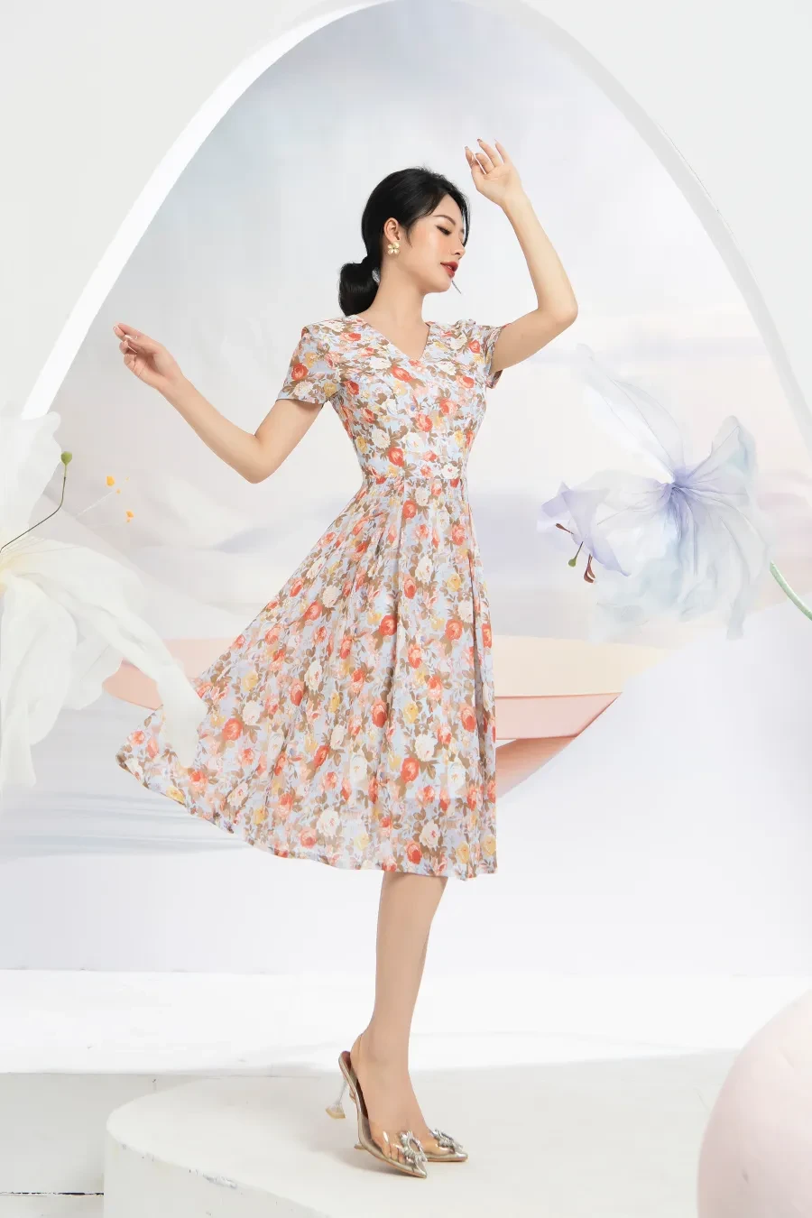 Top 10 mẫu váy đẹp họa tiết hoa nhí cho mùa hè 2023  Xưởng May Apis  Công  ty may gia công hàng đầu tại Hồ Chí Minh