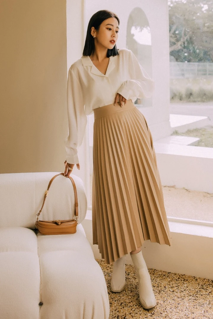 Chân váy xếp ly  vật phẩm tuyệt vời cho mùa thu 2019  BlogAnChoi