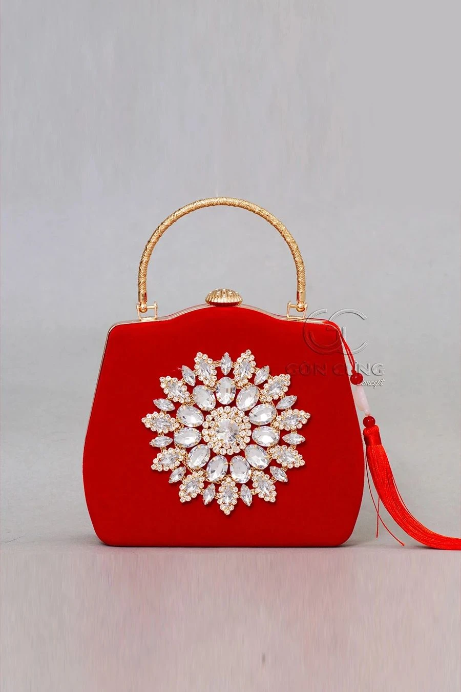 ƯU ĐIỂM CỦA TÚI VUÔNG HOẠ TIẾT ĐÍNH ĐÁ SANG TRỌNG