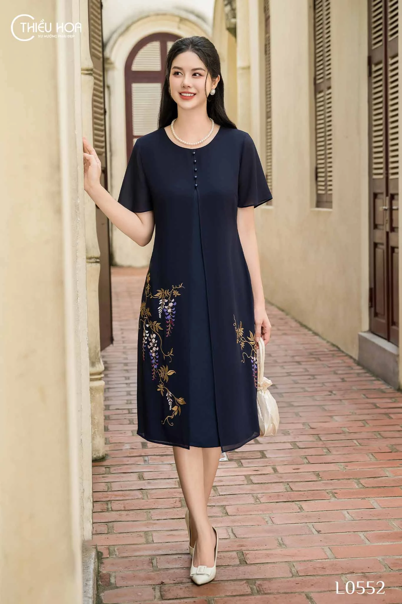 qua-tet-tang-me-2026-5-mau-dam-trung-nien-may-man-sang-trong 5