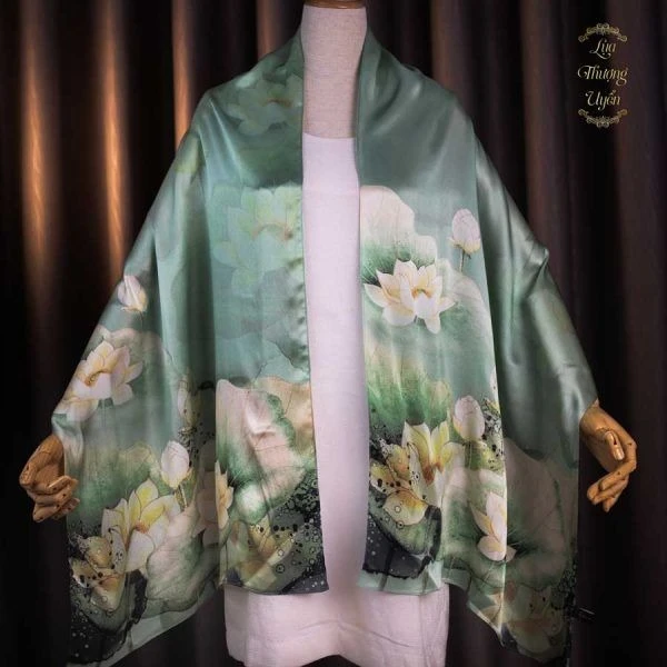 goi-y-qua-tang-co-giao-tinh-te-mon-qua-gui-tron-su-tran-trong 1