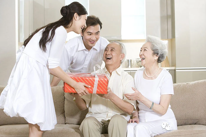 Quà Tặng Sức Khỏe Cho Phụ Nữ Trung Niên: Gợi Ý Chu Đáo, Lan Tỏa Yêu Thương