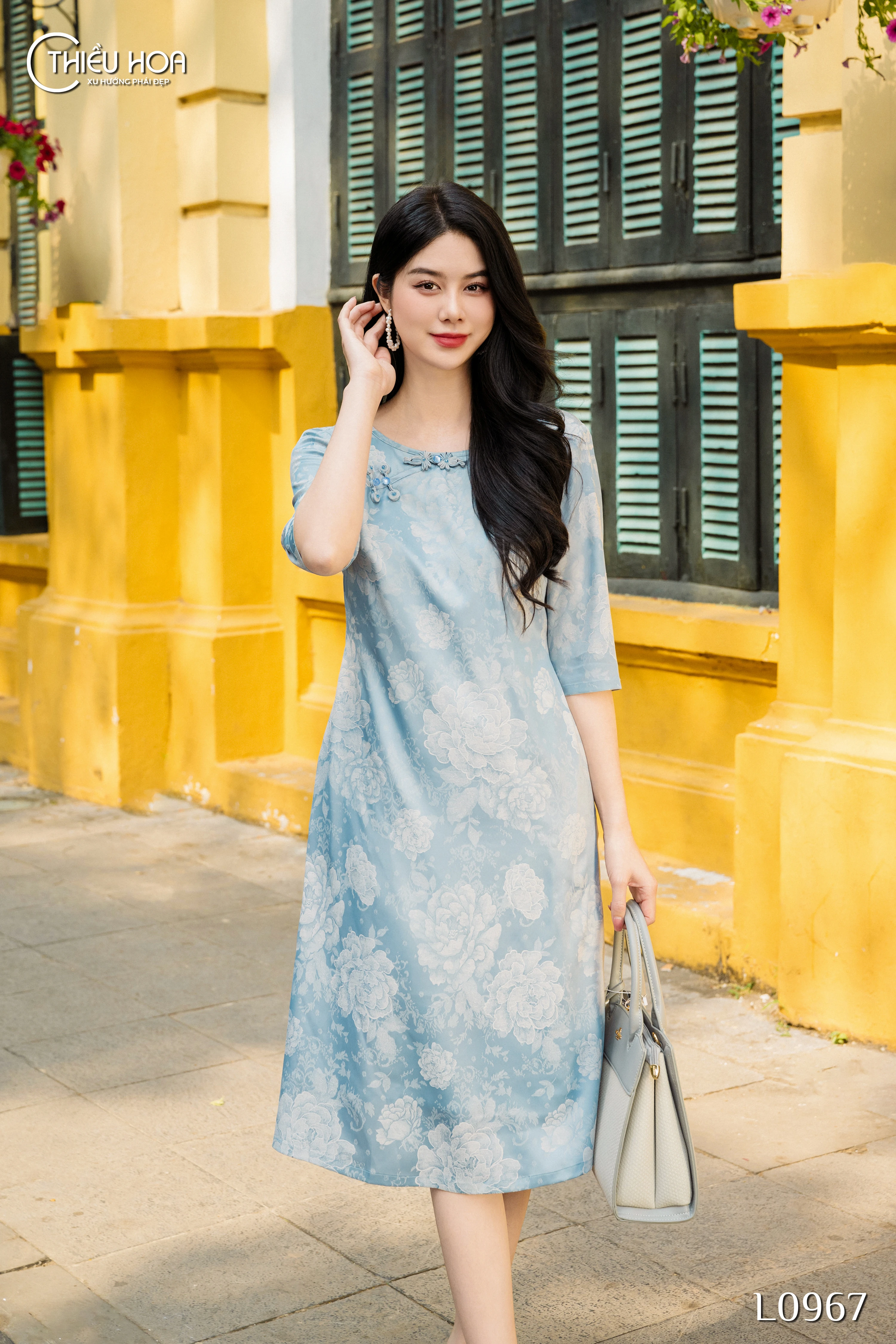 đầm trung niên in hoa chìm