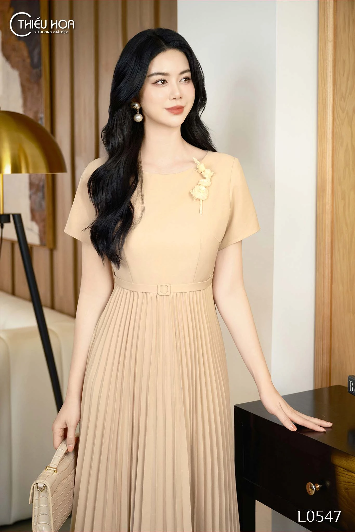 đầm trung niên có thắt eo