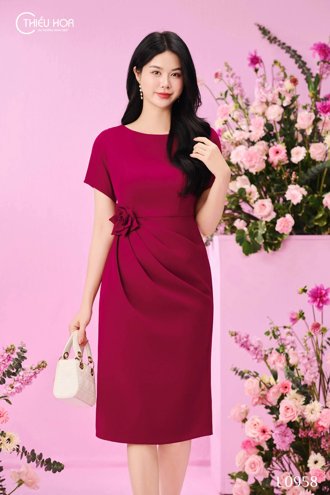 đầm trung niên có thắt eo