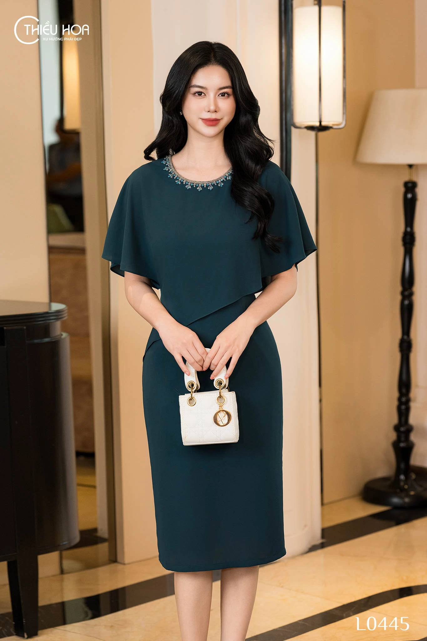 nữ mệnh thủy hợp màu gì