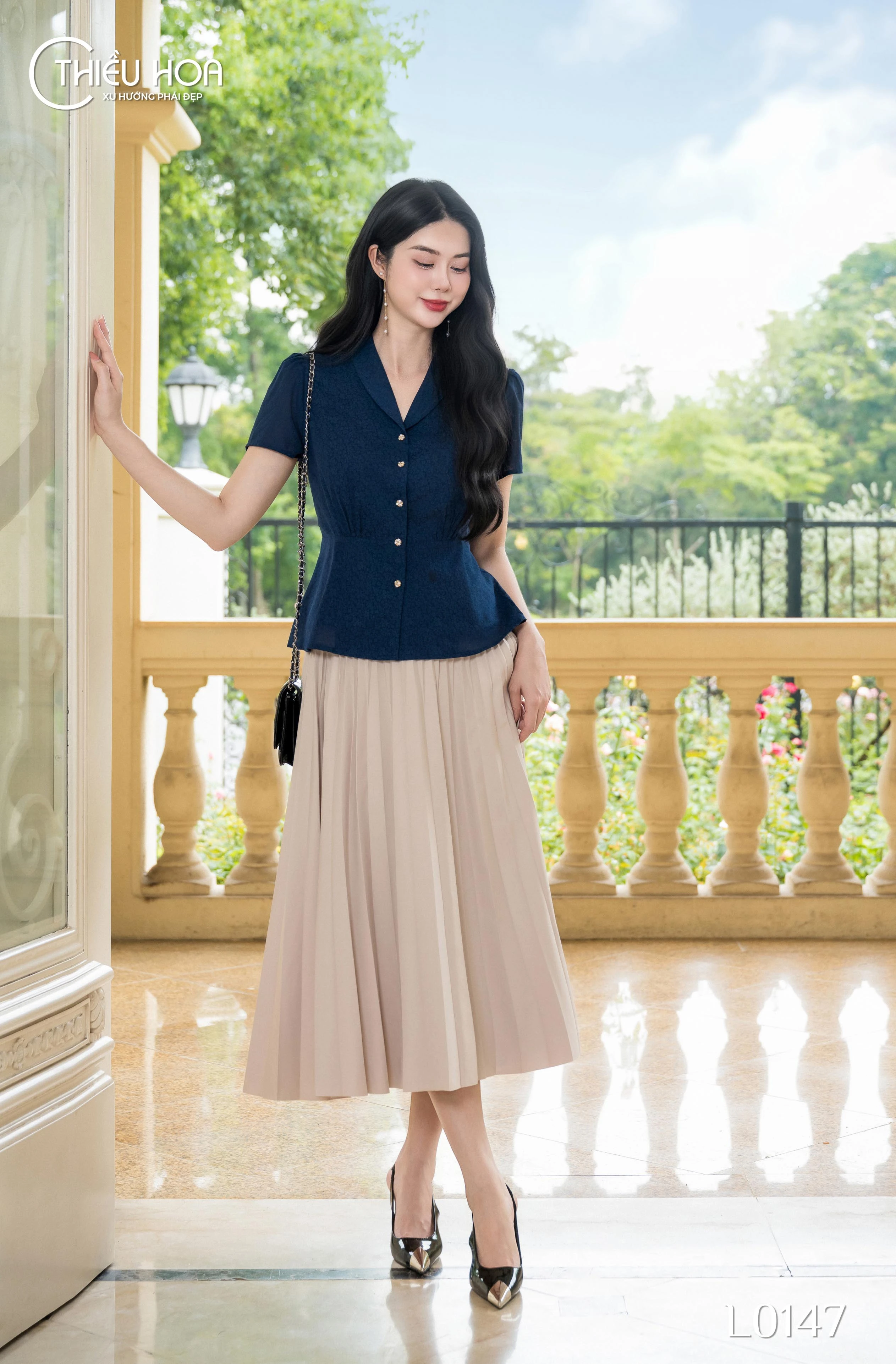 áo trung niên peplum