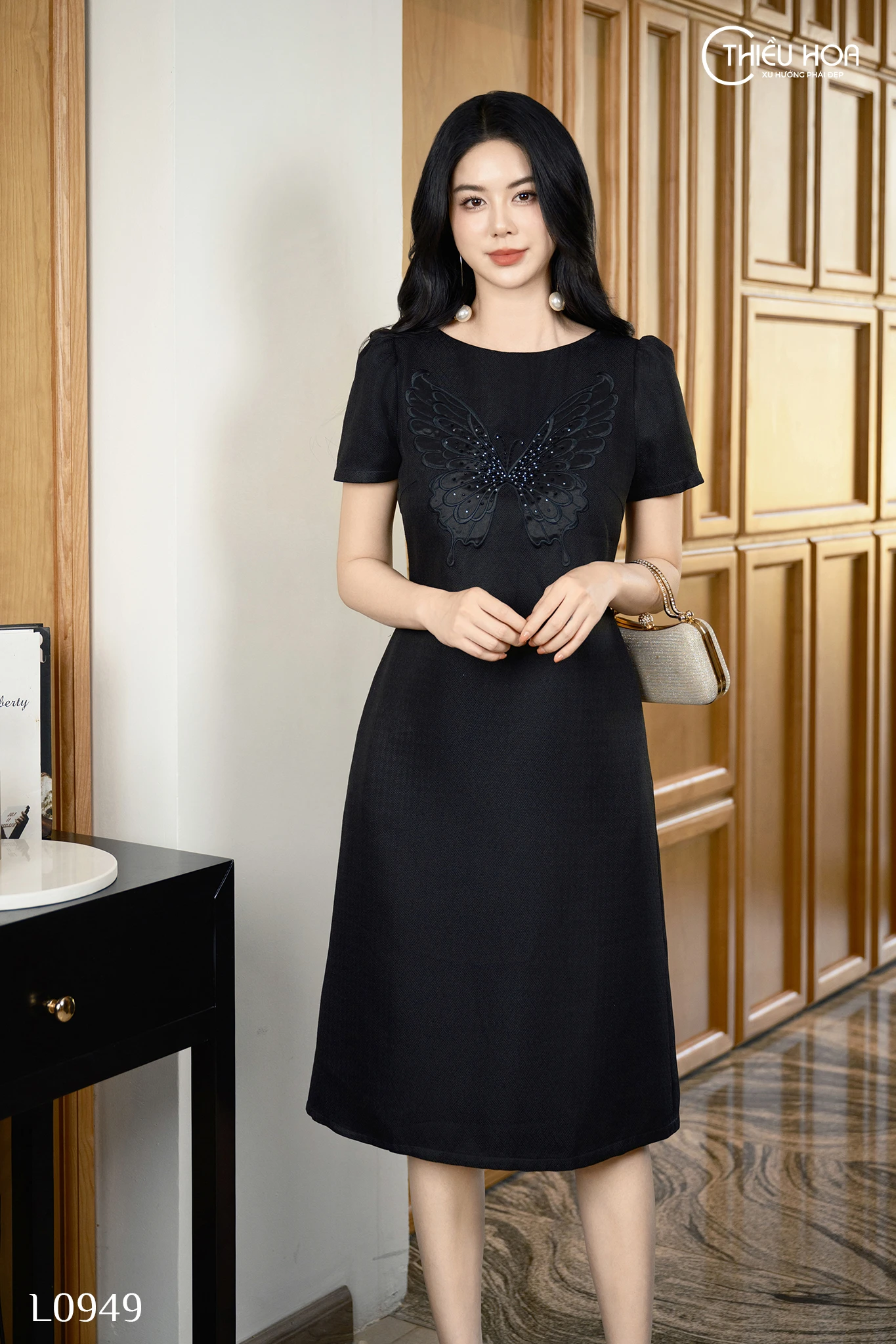 nữ mệnh thủy hợp màu gì