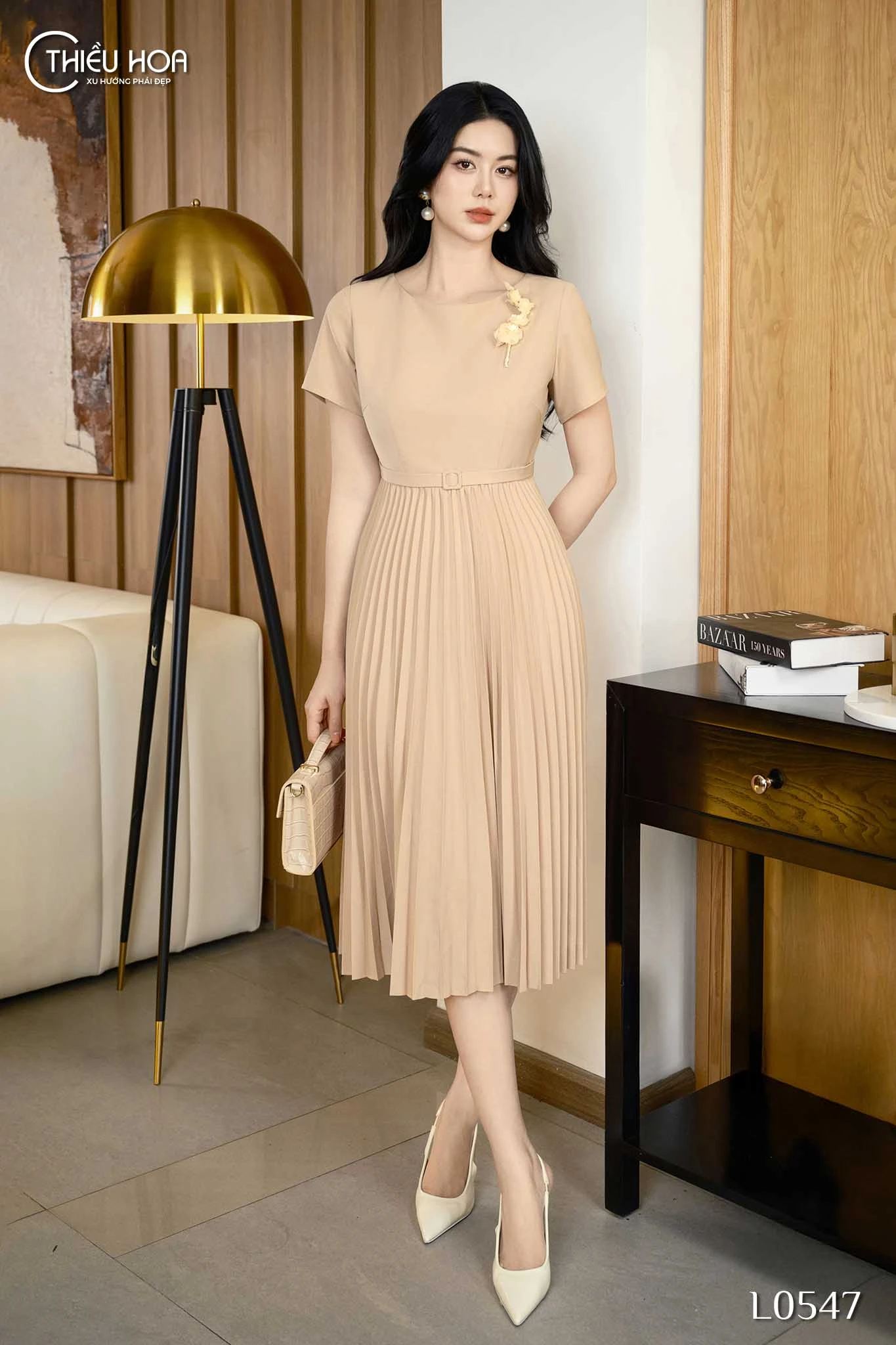 nữ mệnh thủy hợp màu gì