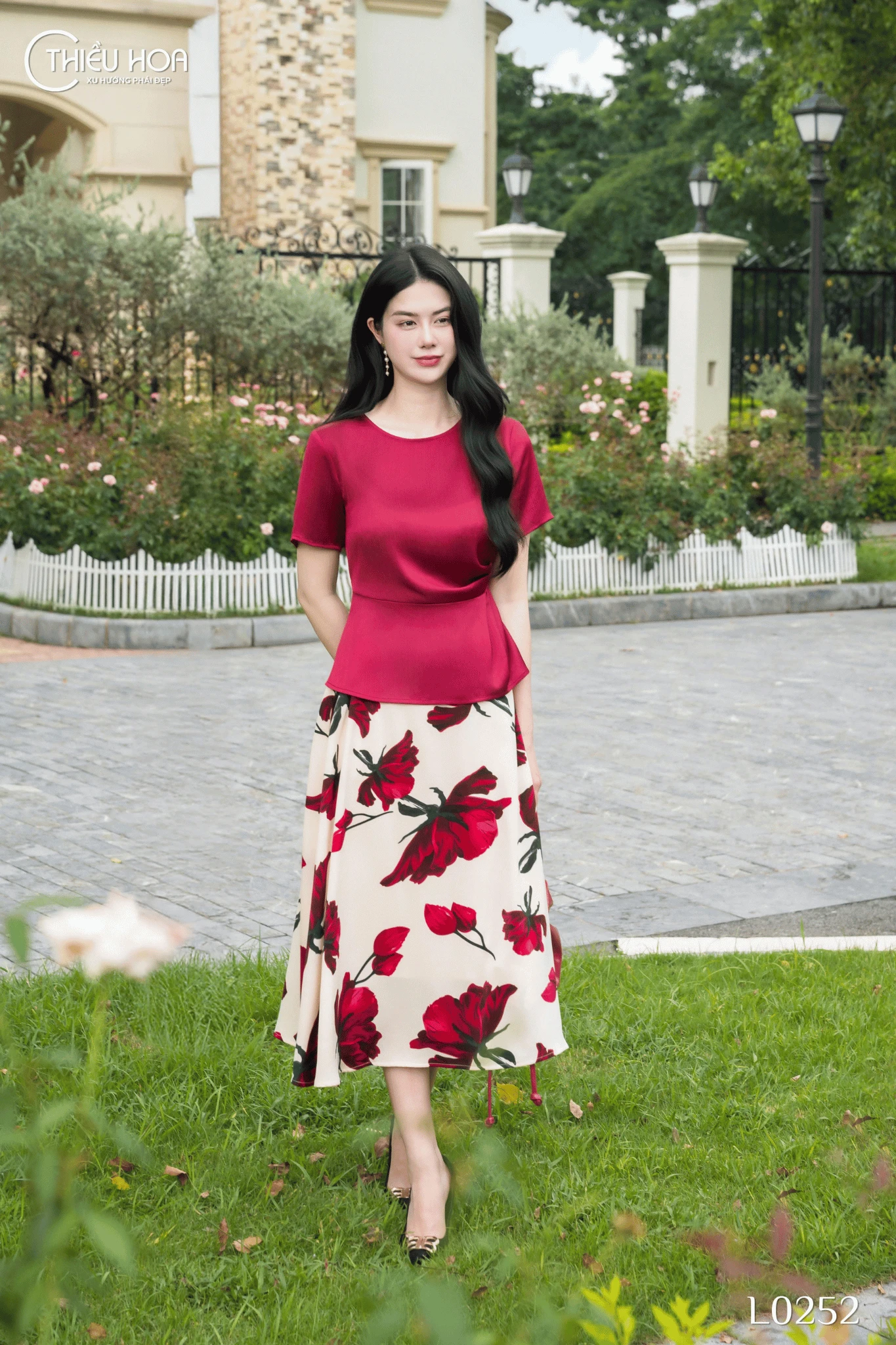 áo trung niên peplum