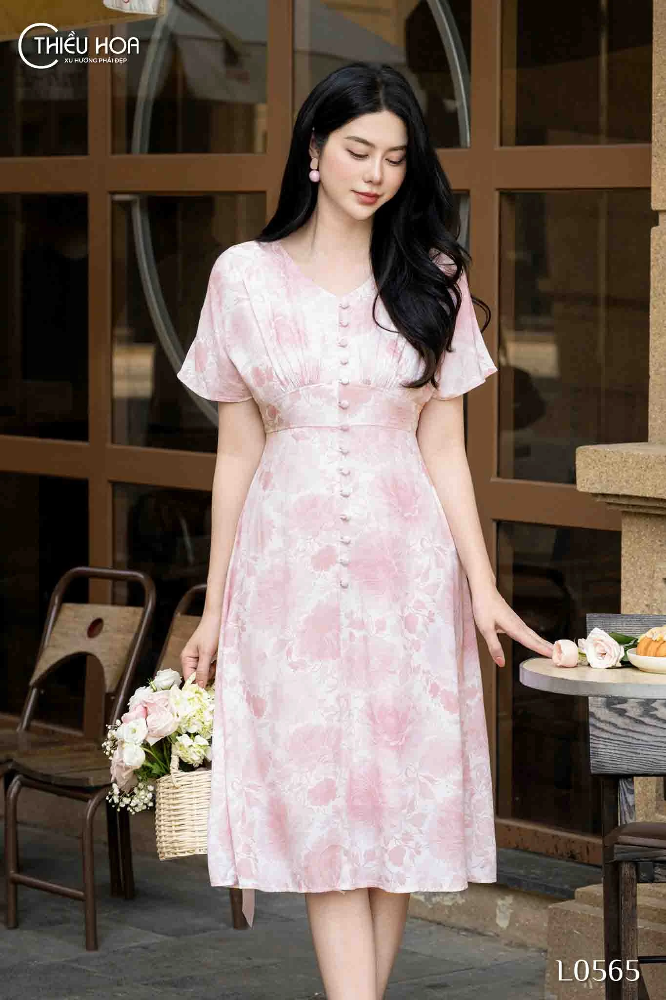 đầm dạo phố