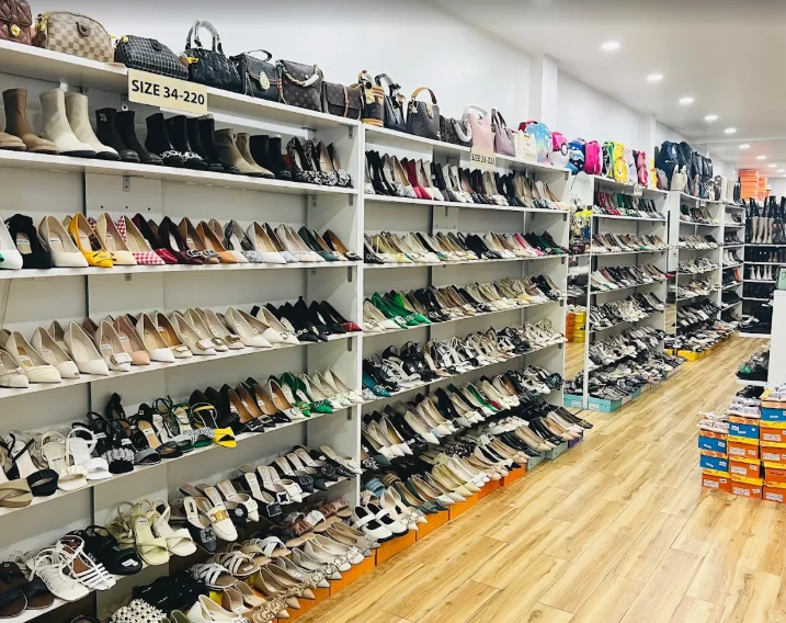 cửa hàng bán giày dép ở đà lạt
