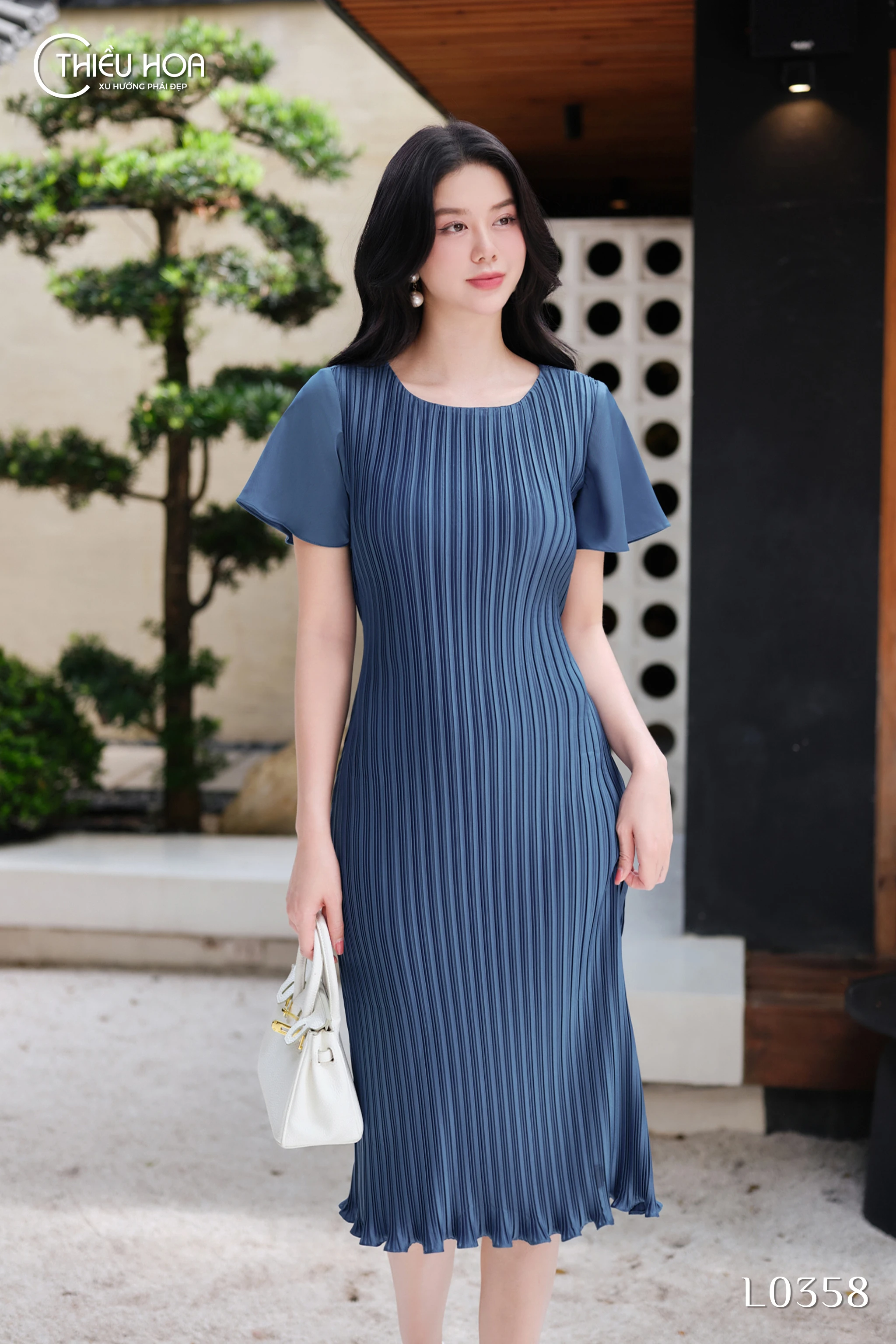 vay-dam-trung-nien-cao-cap-top-15-thiet-ke-lua-sang-trong-2026 6