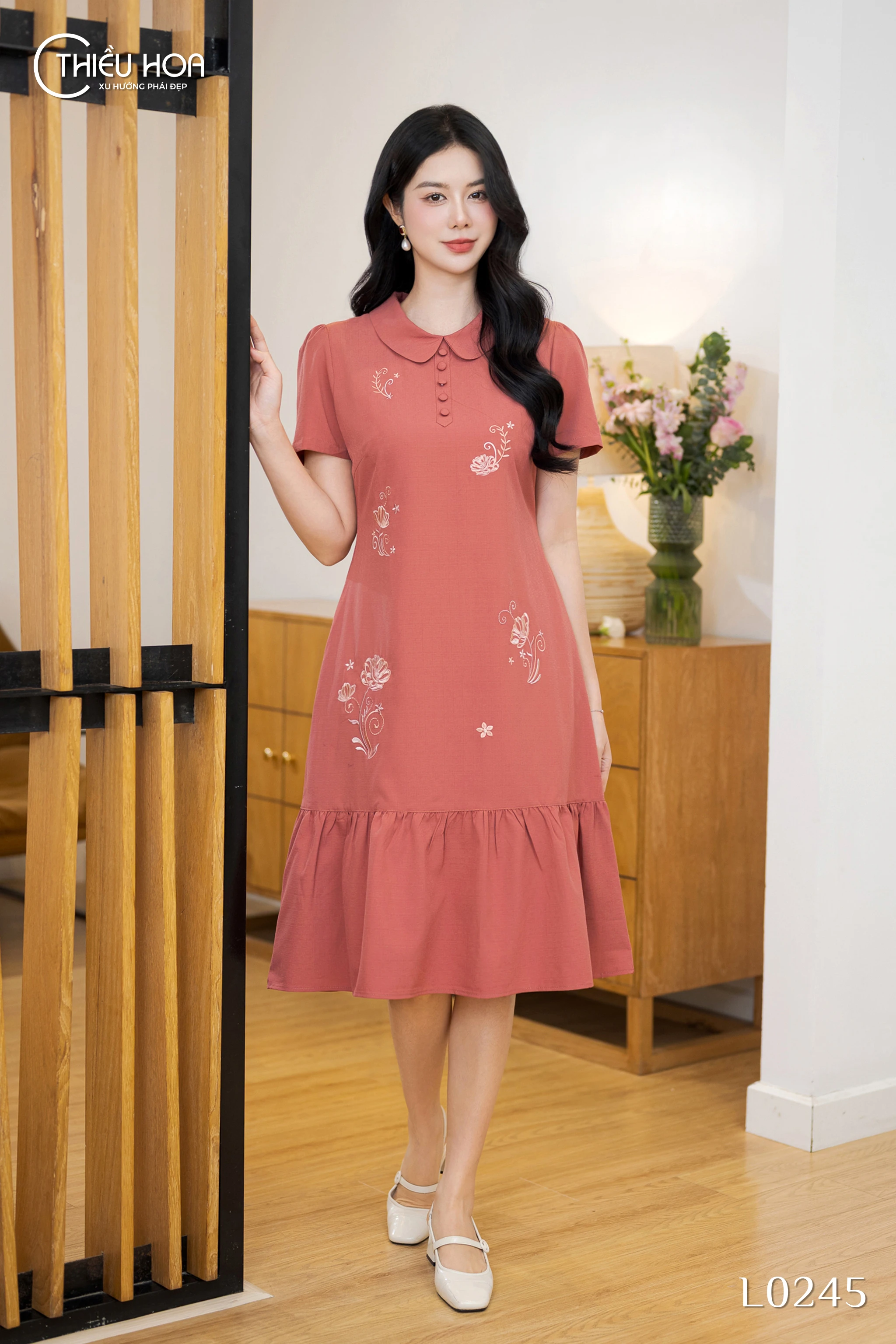 top-15-mau-dam-trung-nien-cao-cap-dep-nhat-cho-dip-tet 12