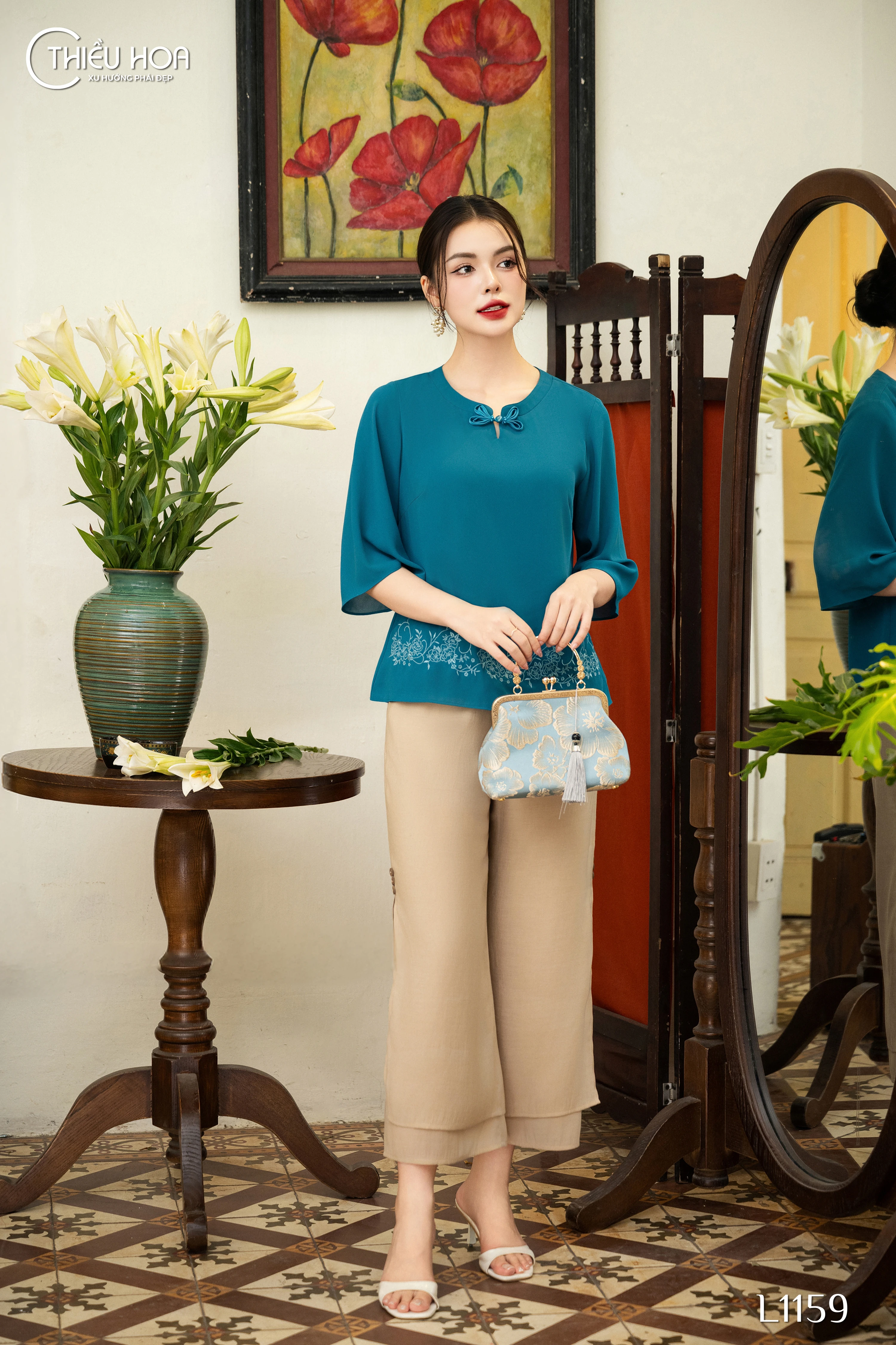 áo họa tiết thêu tay đẹp