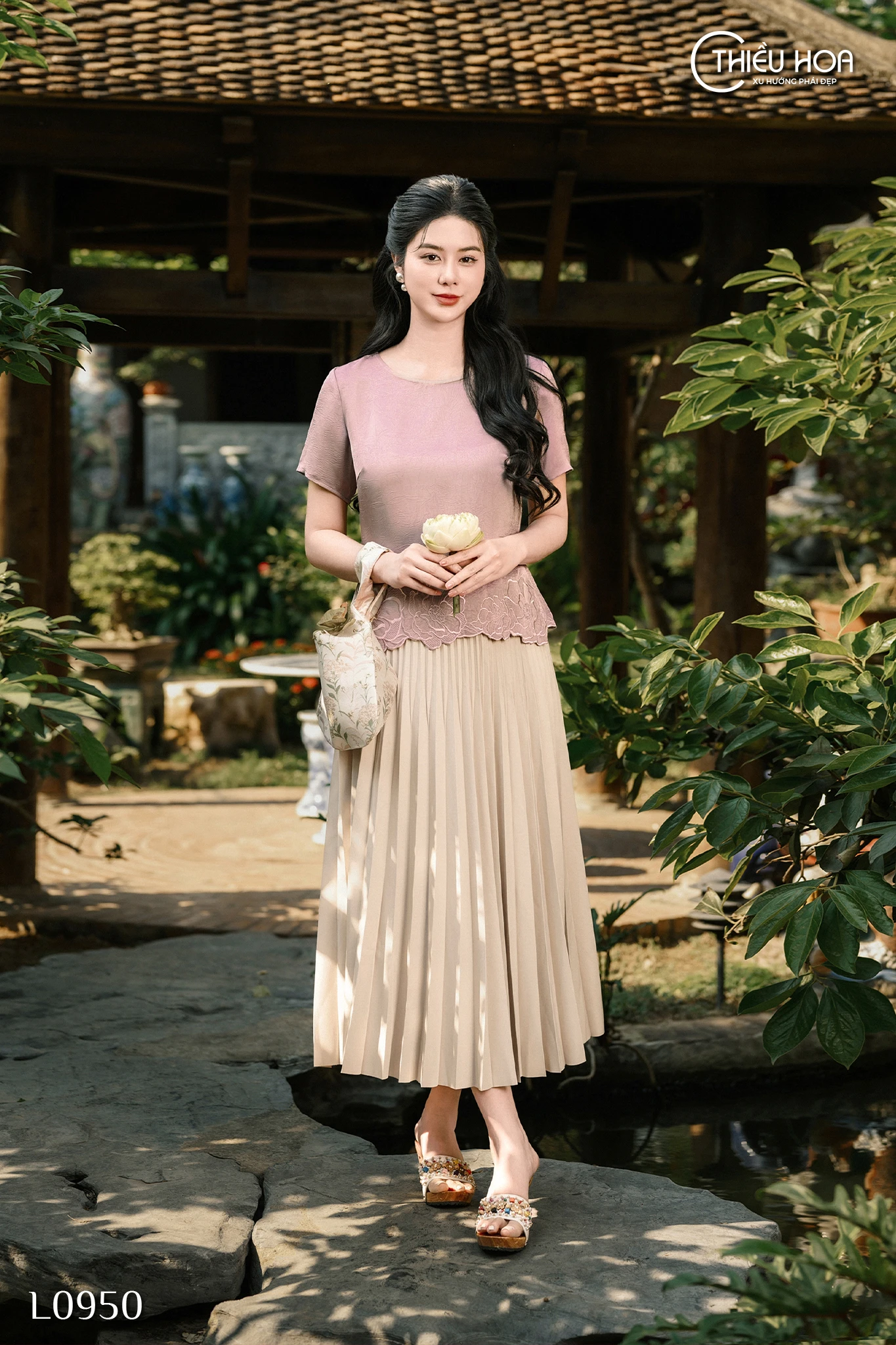 áo kiểu phối họa tiết truyền thống
