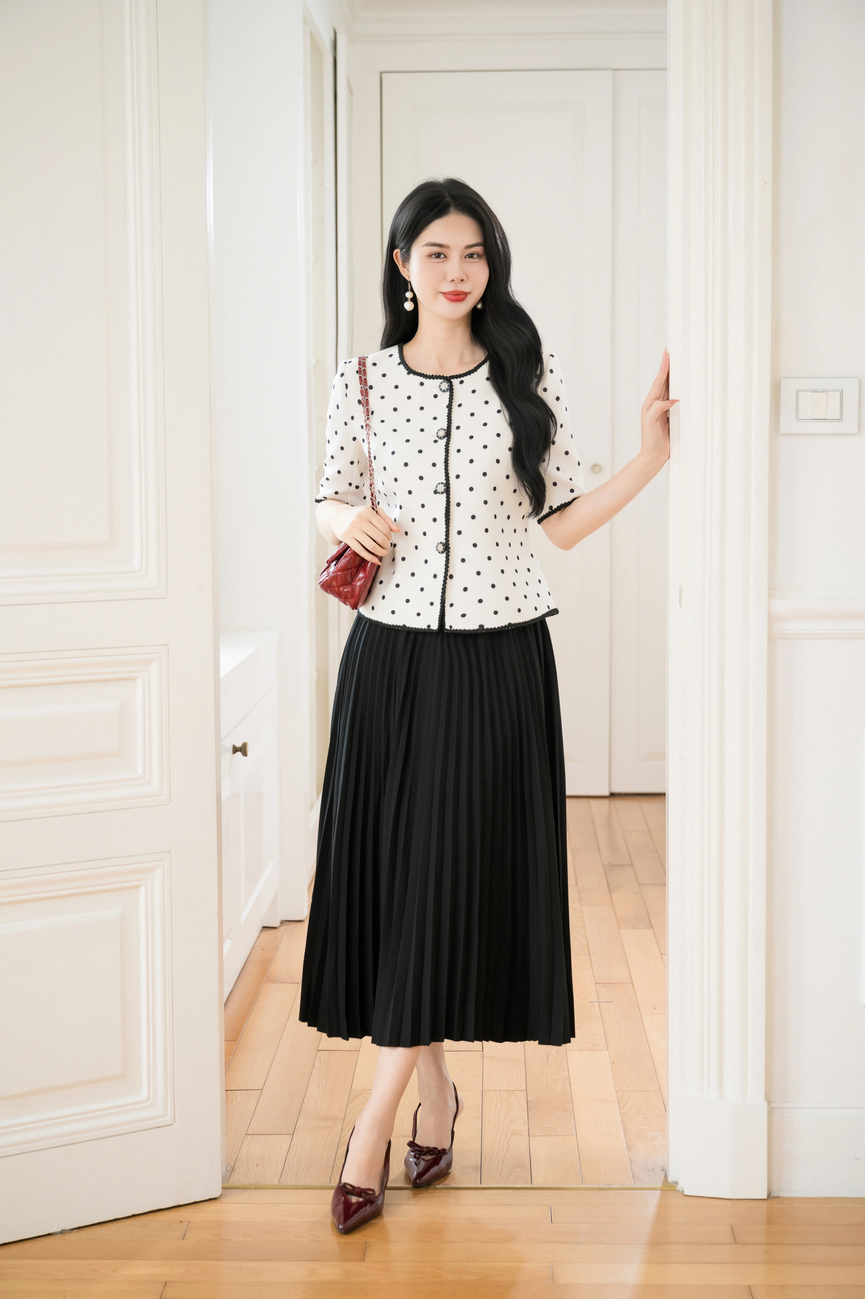 phối đồ với chân váy công sở