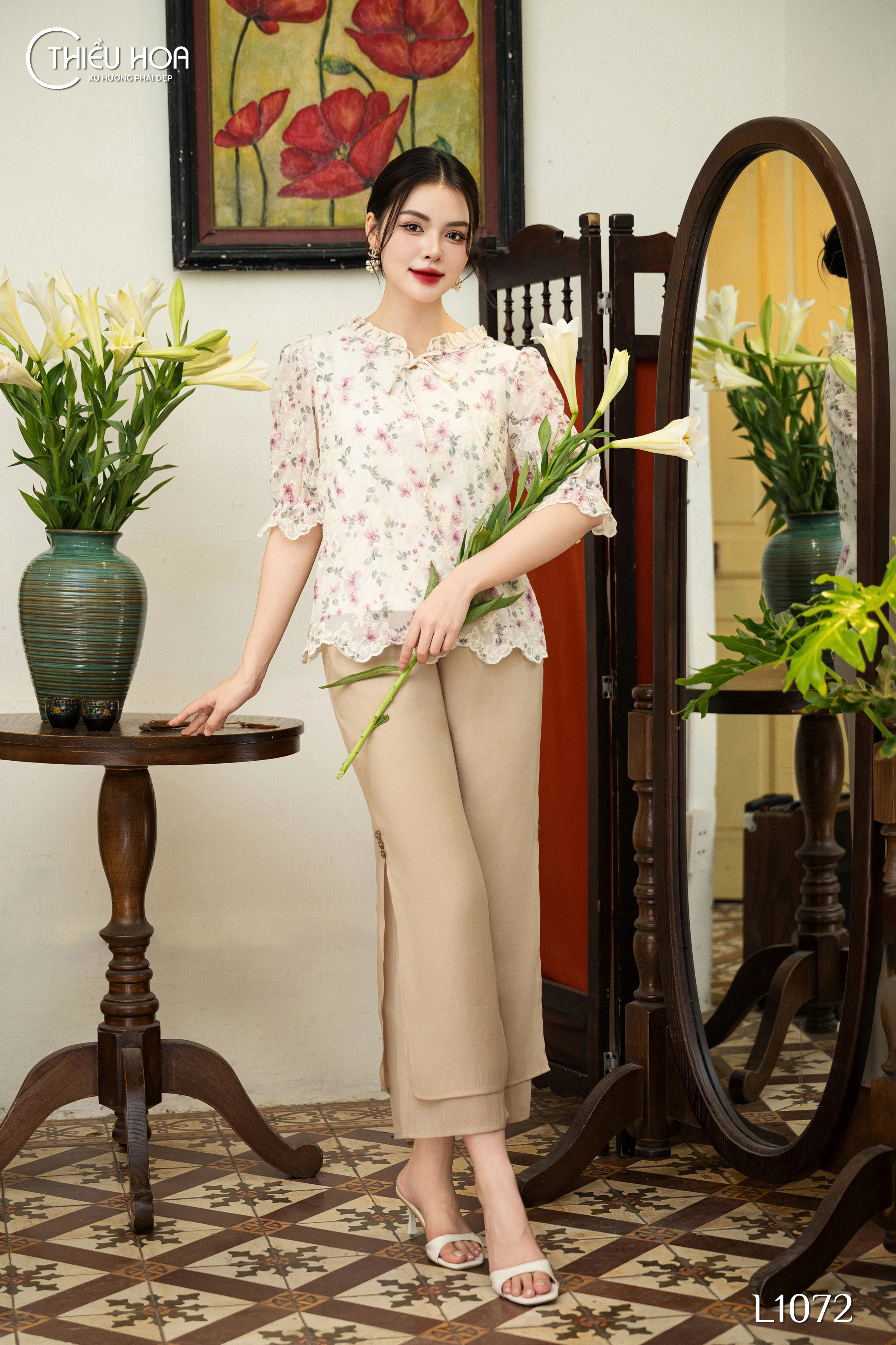 áo họa tiết thêu tay đẹp