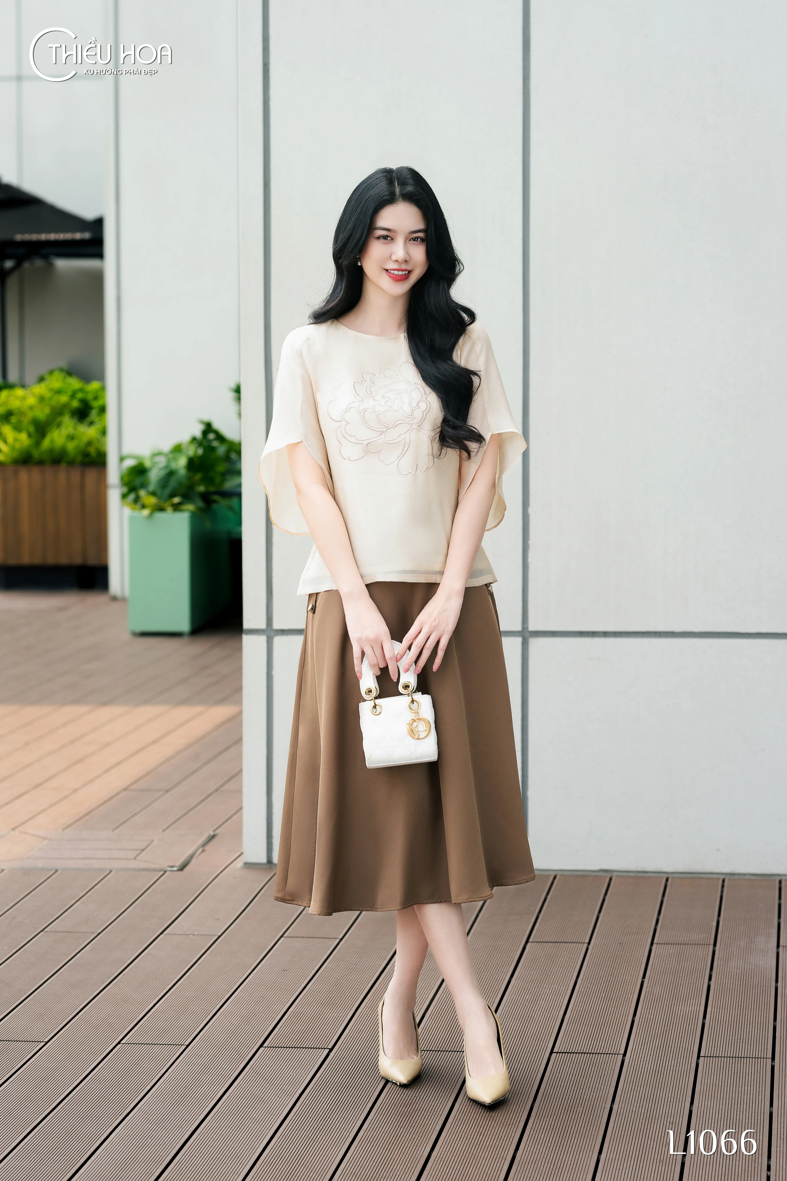 áo họa tiết thêu tay đẹp