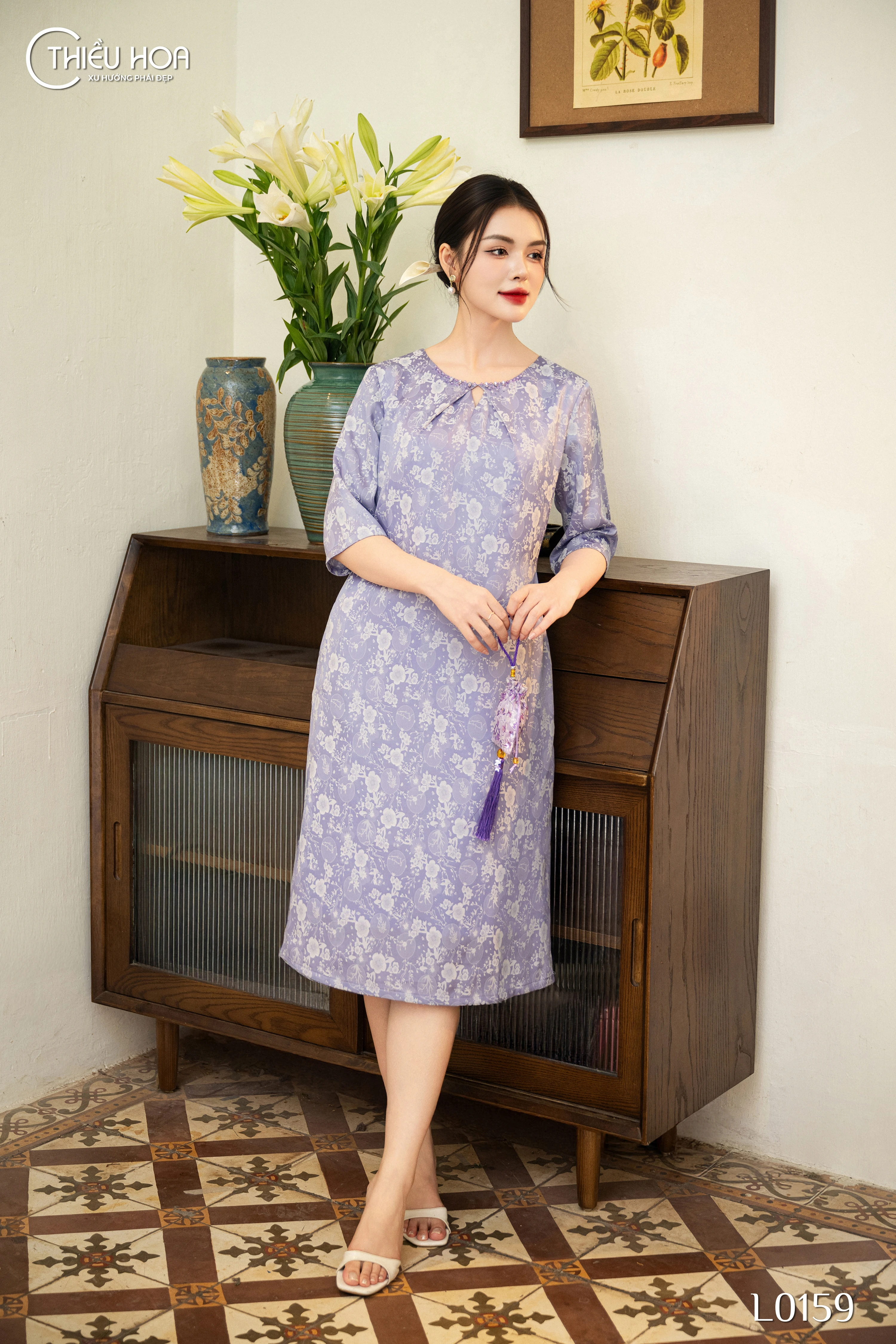 Me-U50-nen-chon-dam-trung-nien-mau-gi-de-du-tiec-sang-trong 3