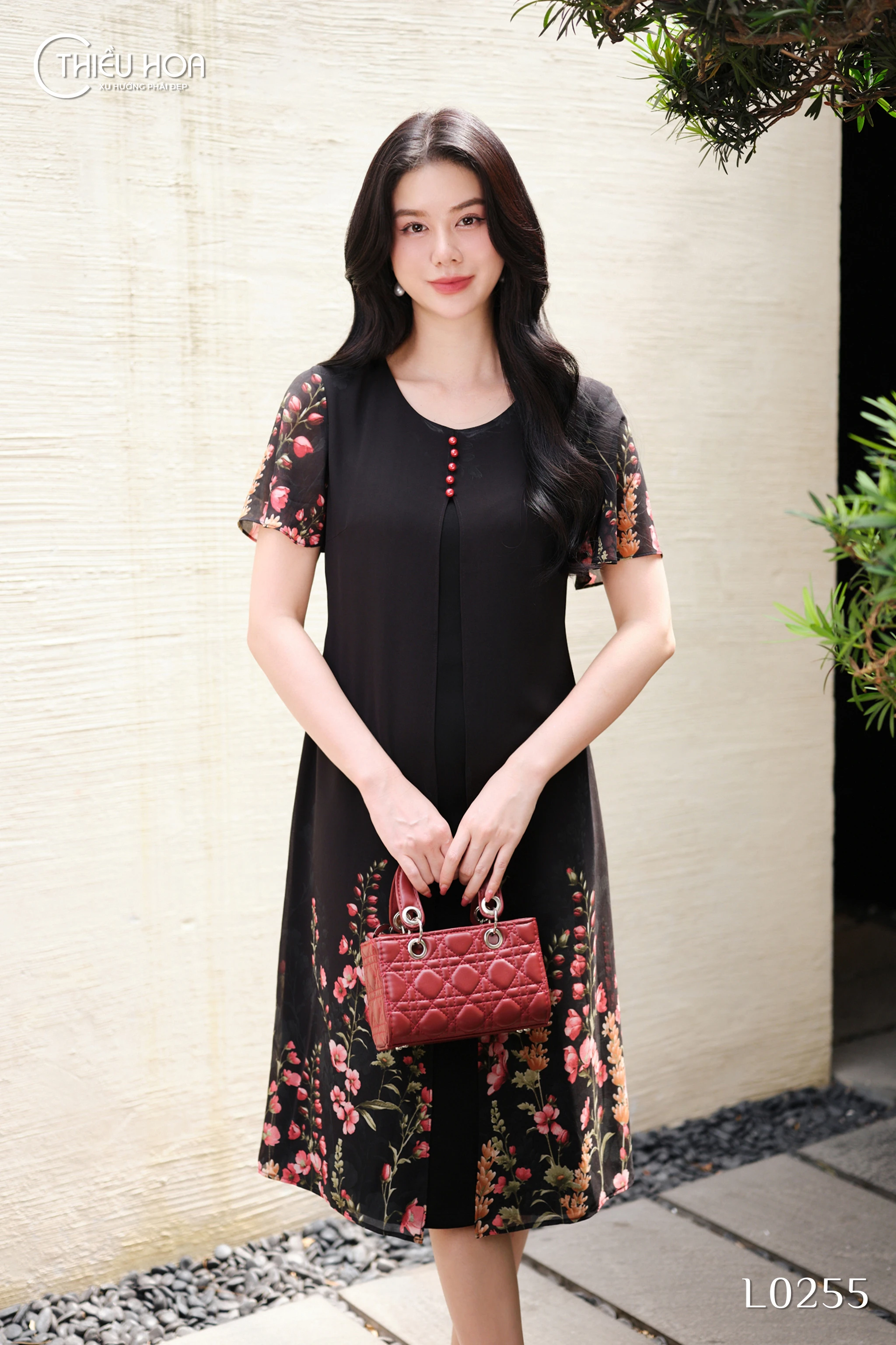 20-thiet-ke-dam-trung-nien-giup-me-tre-hon-5-tuoi 4