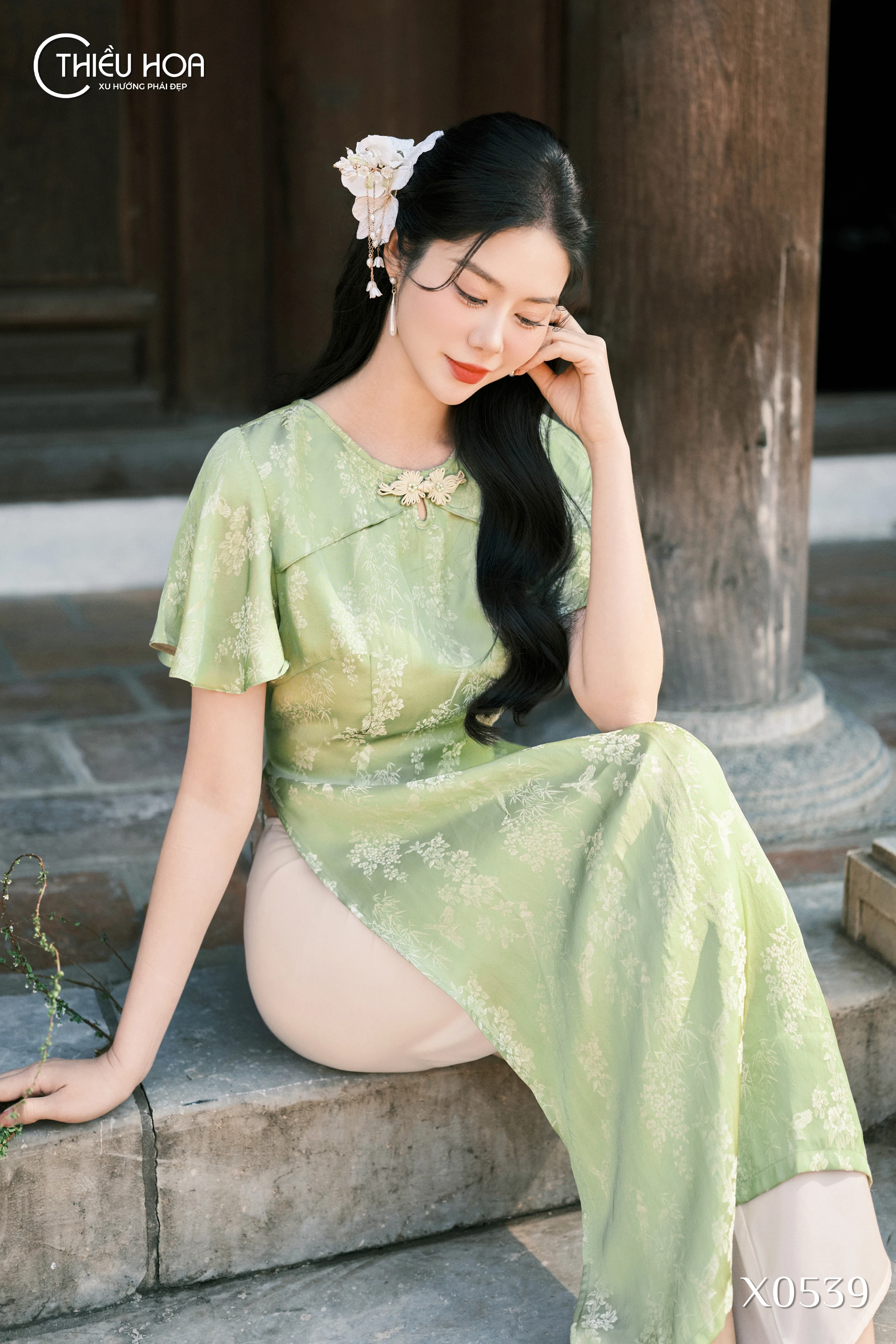 10-mau-ao-dai-dep-sang-trong-cho-quy-ba-dien-ngay-cuoi-hoi 11