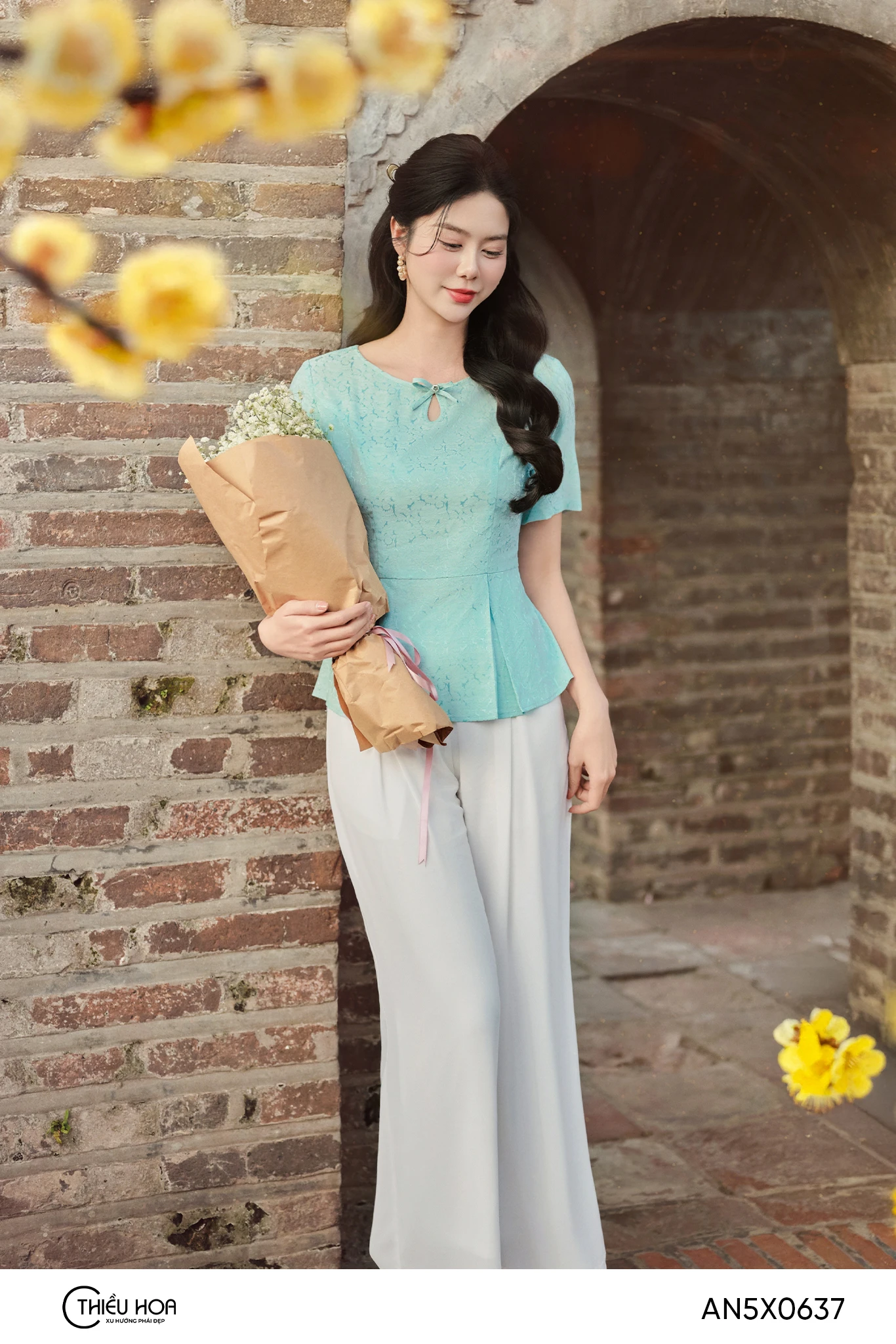 top-15-mau-thoi-trang-trung-nien-sang-trong-dien-tet-qua-tang-me-y-nghia 2