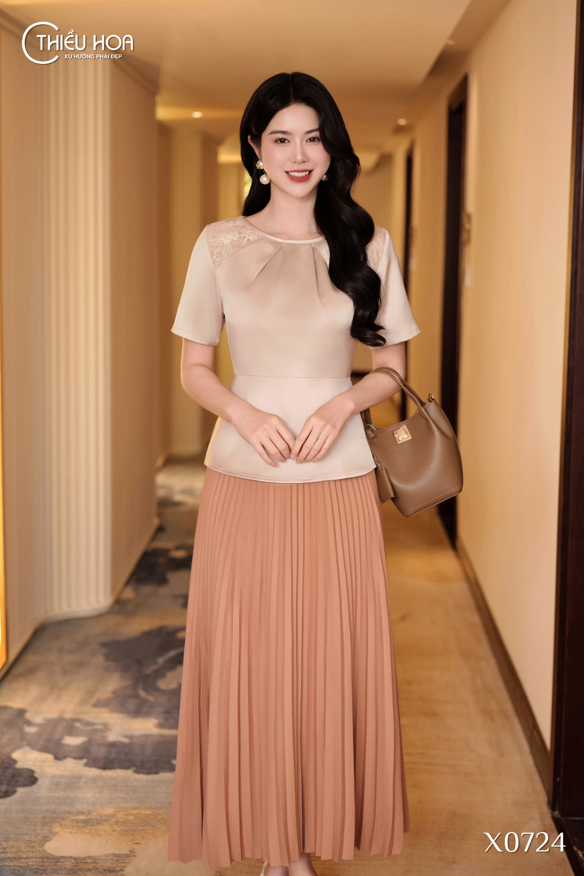 15-mau-ao-trung-nien-sang-trong-nhat-giup-me-mac-dep-dip-tet 1