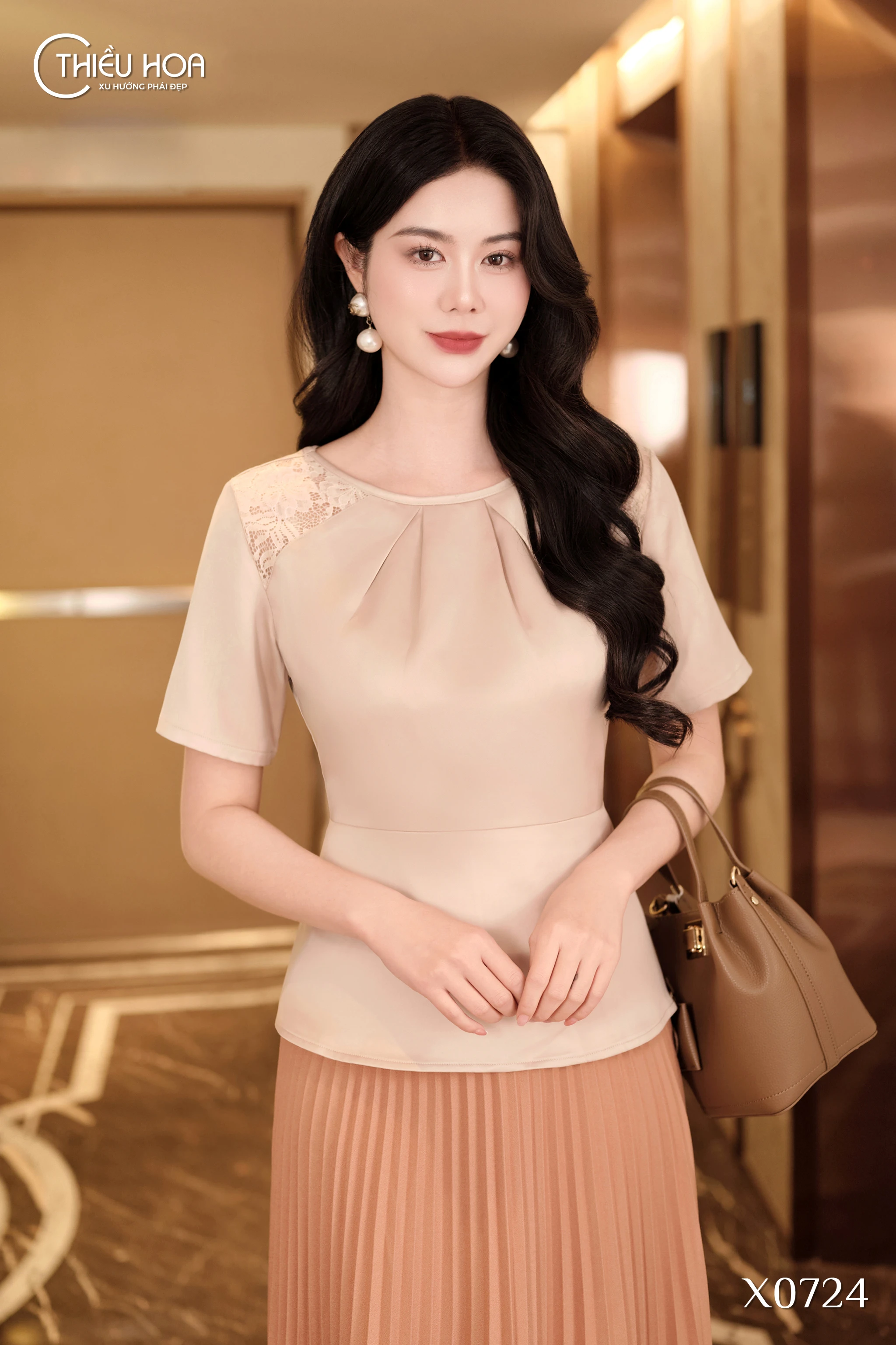 huong-dan-mua-ao-cho-me-13-mau-ao-set-do-trung-nien-dep-nhat 1