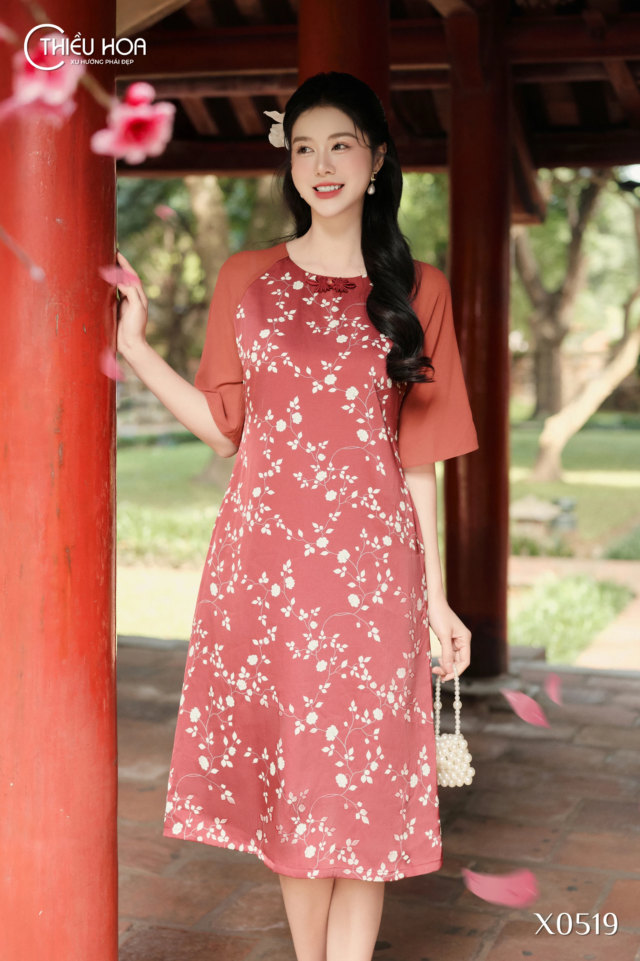 tuoi-trung-nien-mac-gi-khi-di-du-lich-10-mau-dam 5