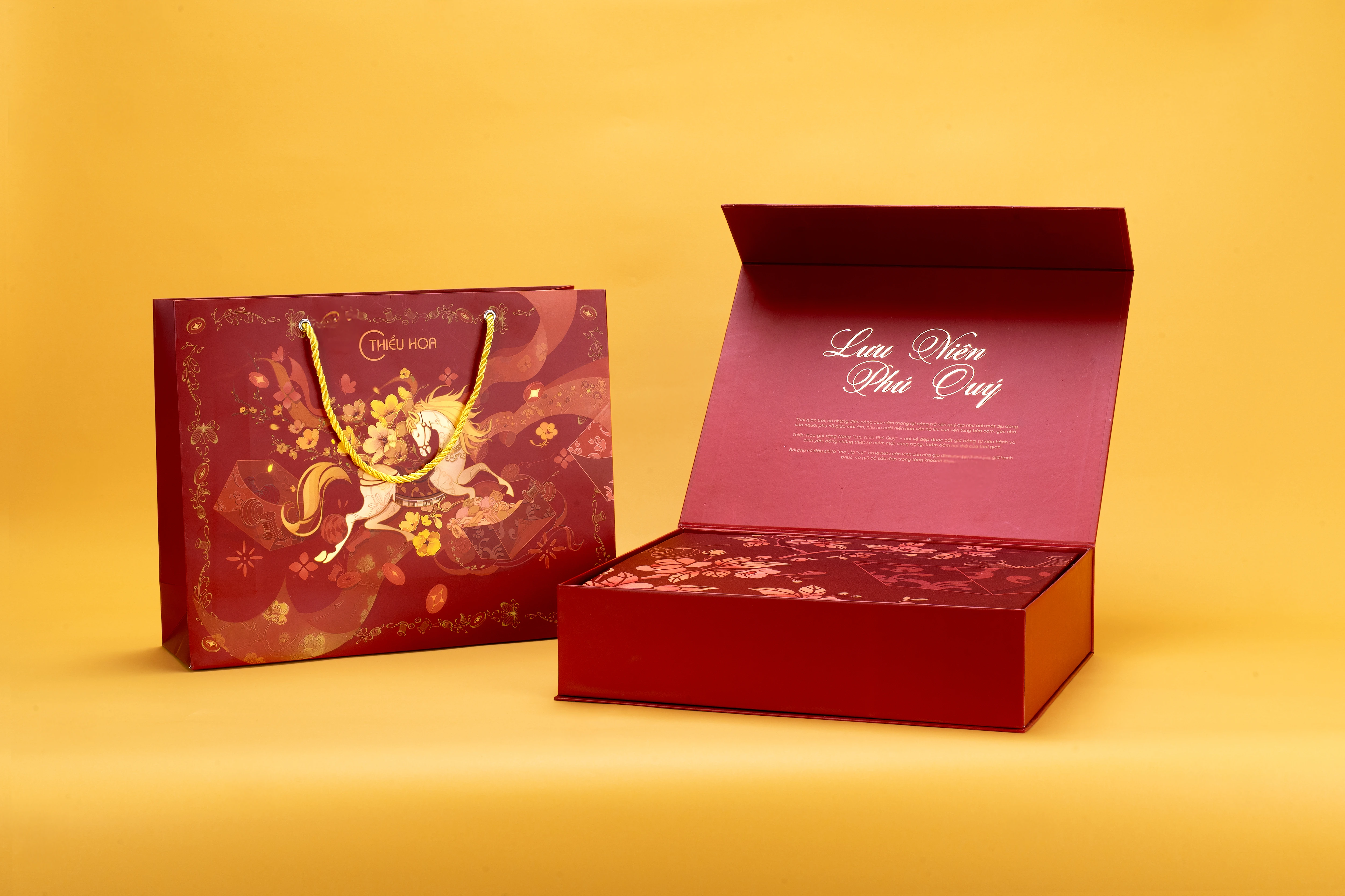 bat-mi-10-mon-qua-tang-me-dip-tet-giup-me-hack-tuoi-cuc-dinh-dung-de-me-chi-mac-do-cu 3