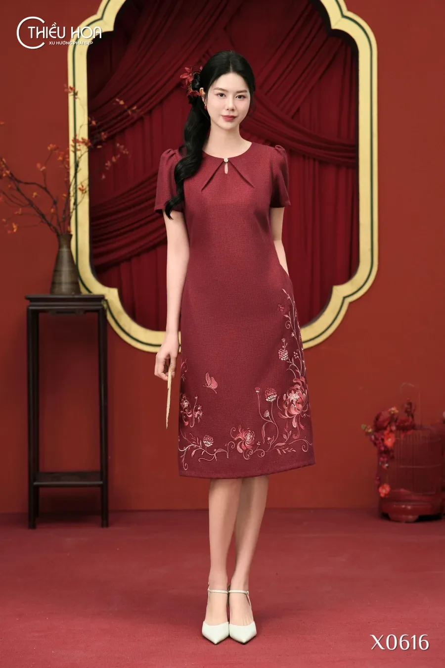 ẫu họa tiết đầm hoa trung niên