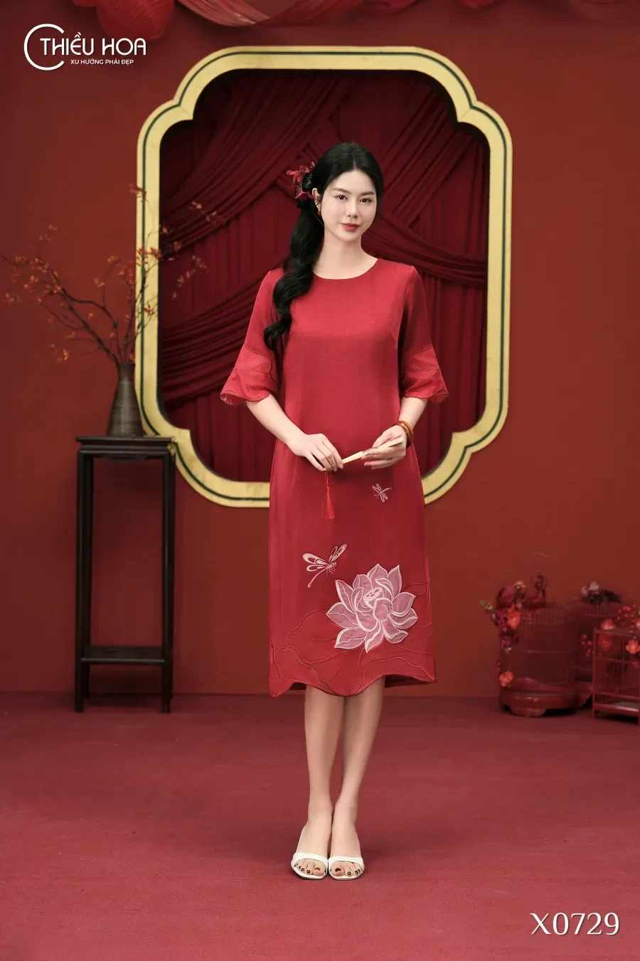 ẫu họa tiết đầm hoa trung niên - Đầm Trung Niên Truyền Thống Lụa Châu Giang Thêu Hoa Sen Tinh Xảo DD5X0729