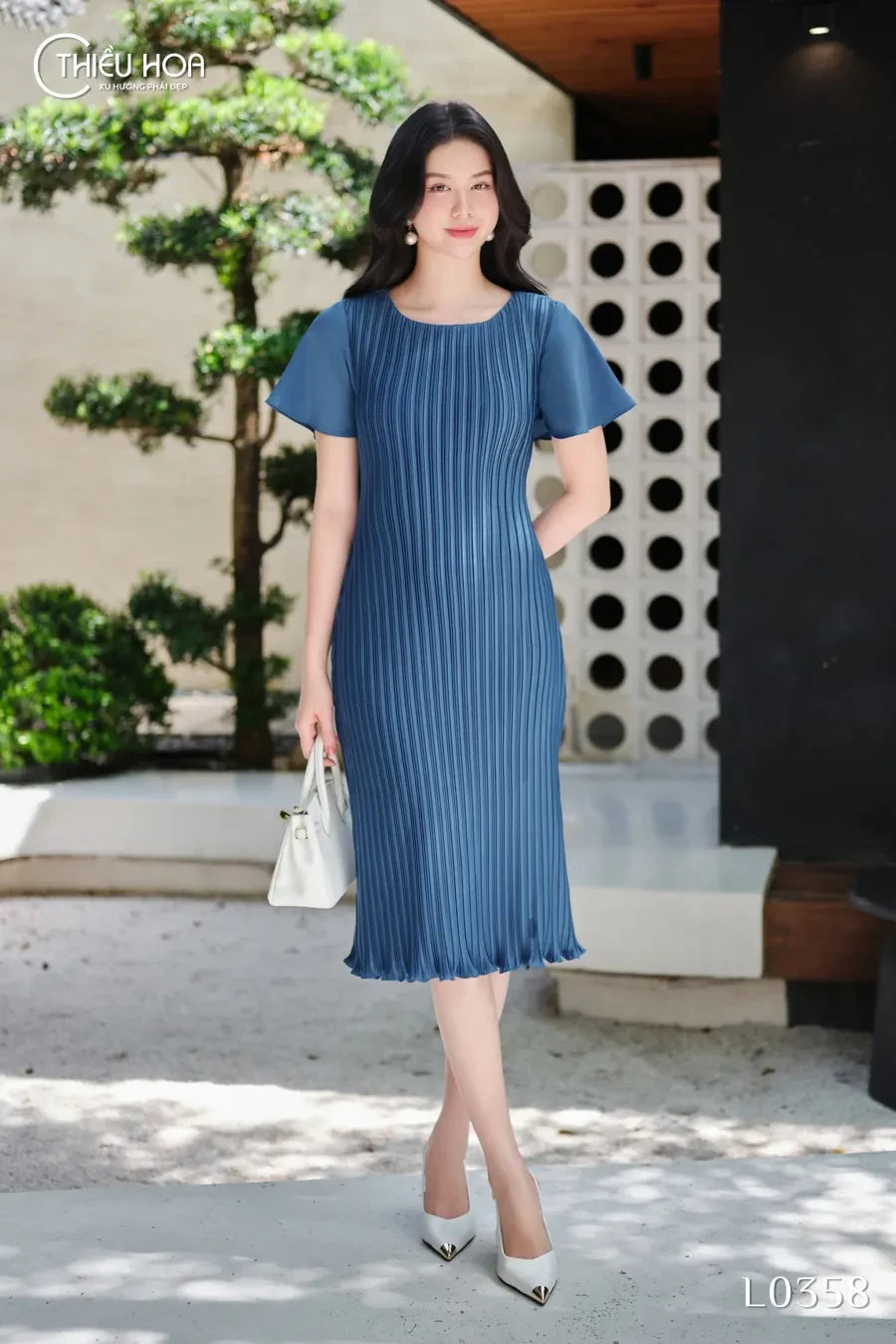 dam-trung-nien-che-bung-nguoi-beo-dang-qua-le 11