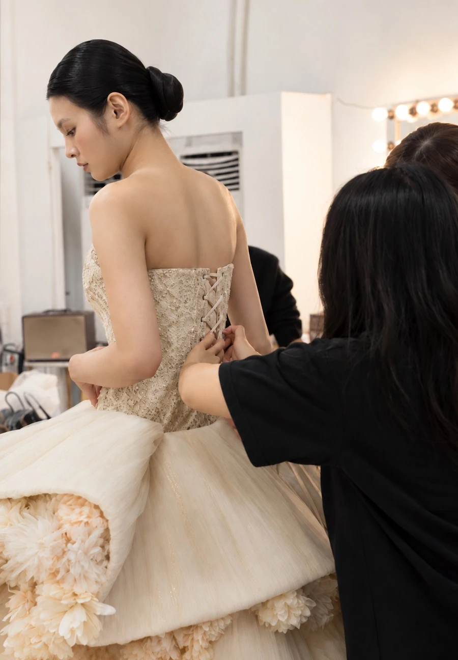 hanh-trinh-tu-van-chuong-den-thoi-trang 2